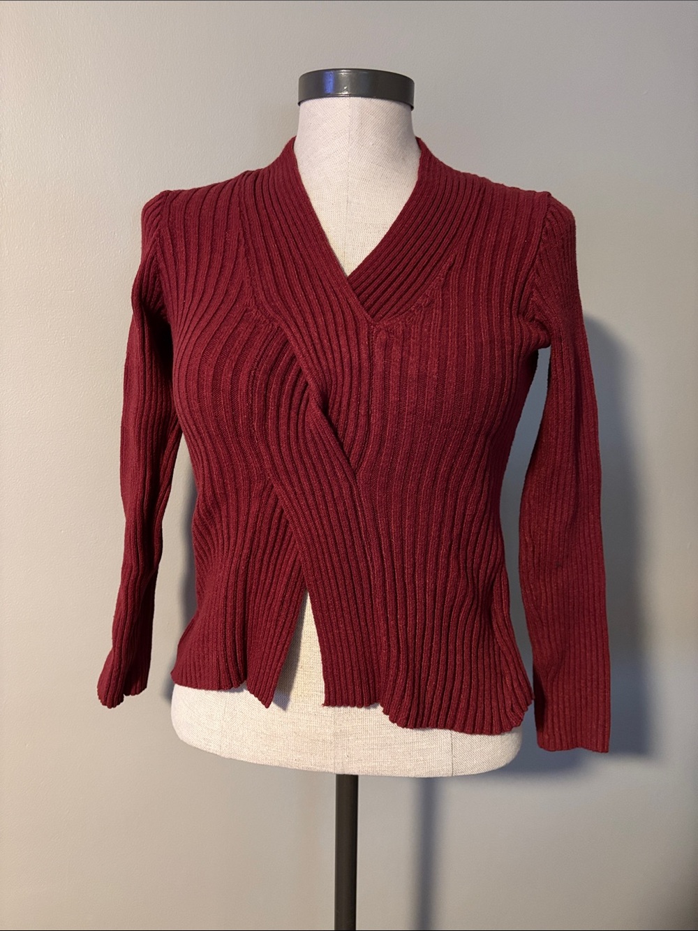 Unique sweater fits small